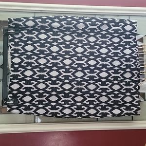 💥NO LONGER AVAILABLE💥Ann Taylor size 12 navy and white skirt